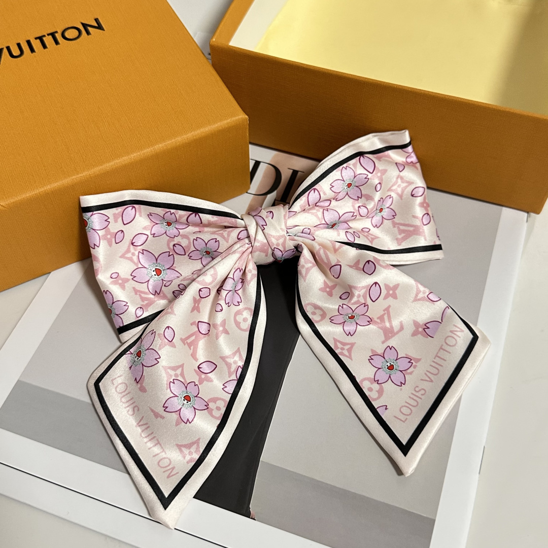 配专柜包装Lv（路易威登）最新蝴蝶结中古发夹#信我！人手必备的单品 这件必须买洋气神仙颜值💕💫小仙女要收