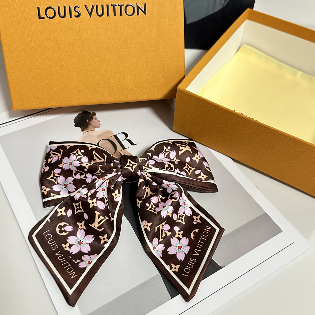 配专柜包装Lv（路易威登）最新蝴蝶结中古发夹#信我！人手必备的单品 这件必须买洋气神仙颜值💕💫小仙女要收