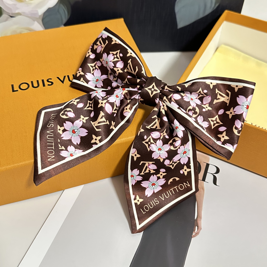 配专柜包装Lv（路易威登）最新蝴蝶结中古发夹#信我！人手必备的单品 这件必须买洋气神仙颜值💕💫小仙女要收