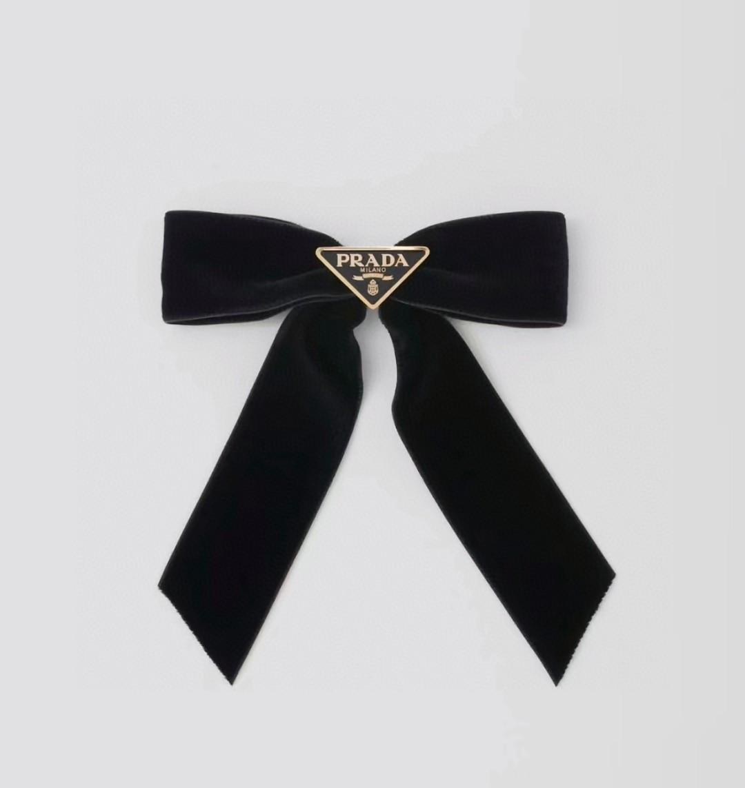 配专柜包装PRADA（普拉达）官网同款最新蝴蝶结五金丝绒发夹#信我！人手必备的单品 这件必须买洋气神仙颜