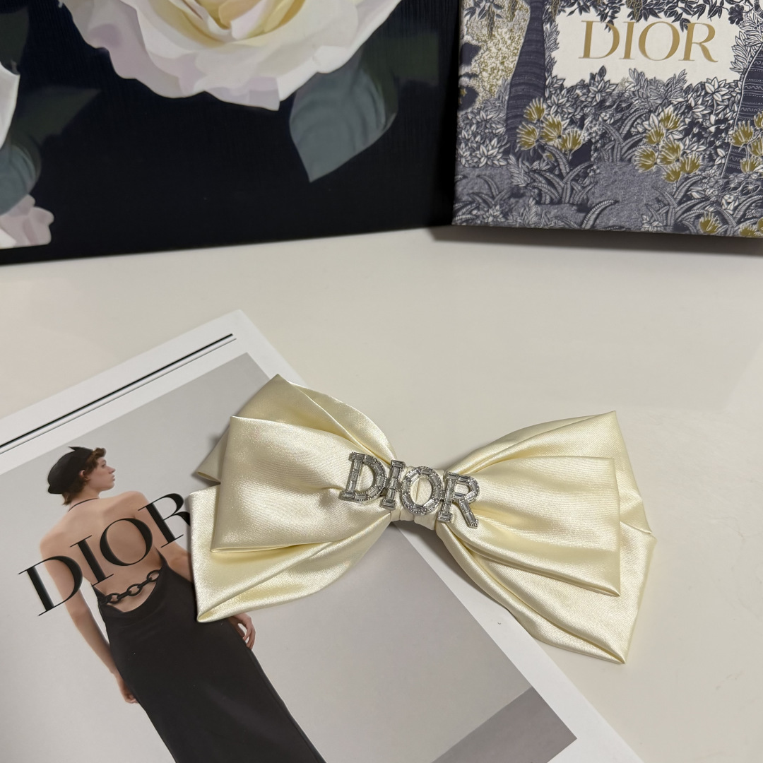 配专柜包装DIOR（迪奥）最新蝴蝶结中古五金水钻发夹#信我！人手必备的单品 这件必须买洋气神仙颜值💕💫小