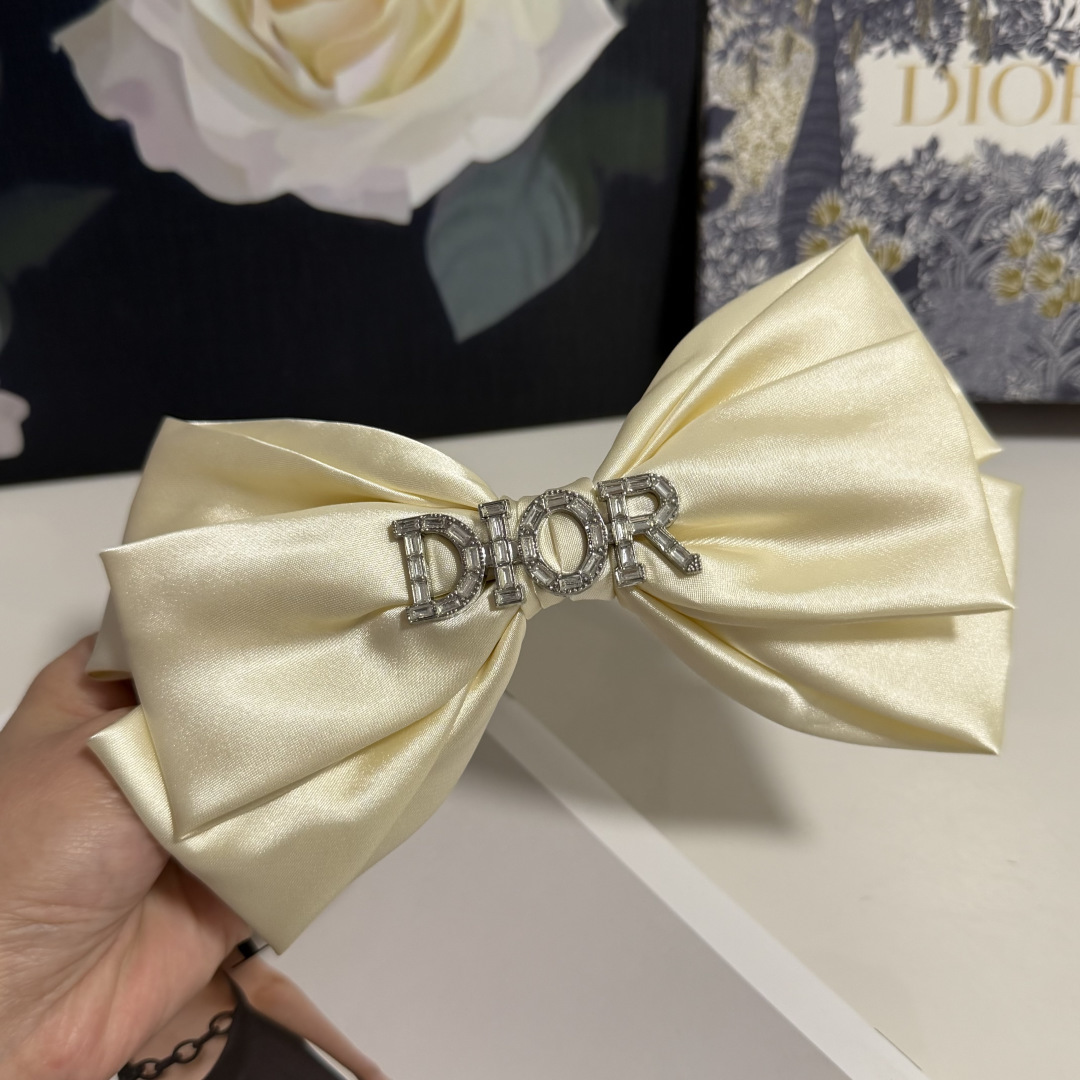 配专柜包装DIOR（迪奥）最新蝴蝶结中古五金水钻发夹#信我！人手必备的单品 这件必须买洋气神仙颜值💕💫小