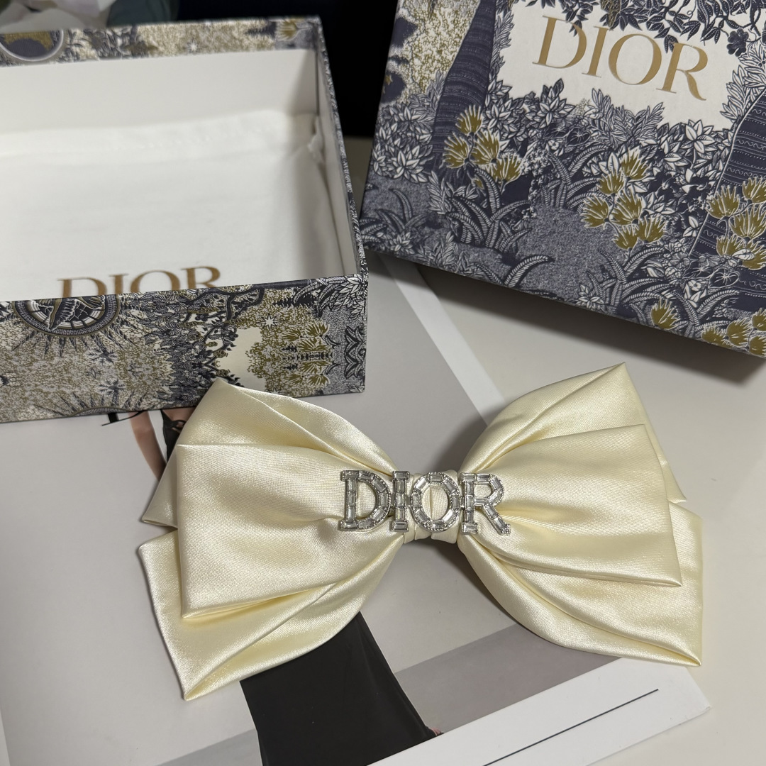 配专柜包装DIOR（迪奥）最新蝴蝶结中古五金水钻发夹#信我！人手必备的单品 这件必须买洋气神仙颜值💕💫小