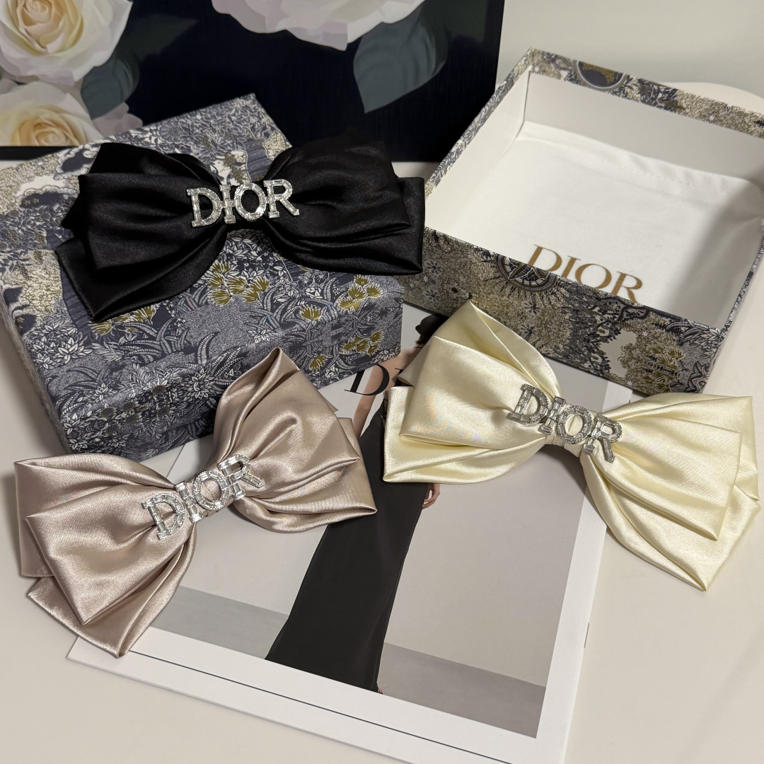 配专柜包装DIOR（迪奥）最新蝴蝶结中古五金水钻发夹#信我！人手必备的单品 这件必须买洋气神仙颜值💕💫小