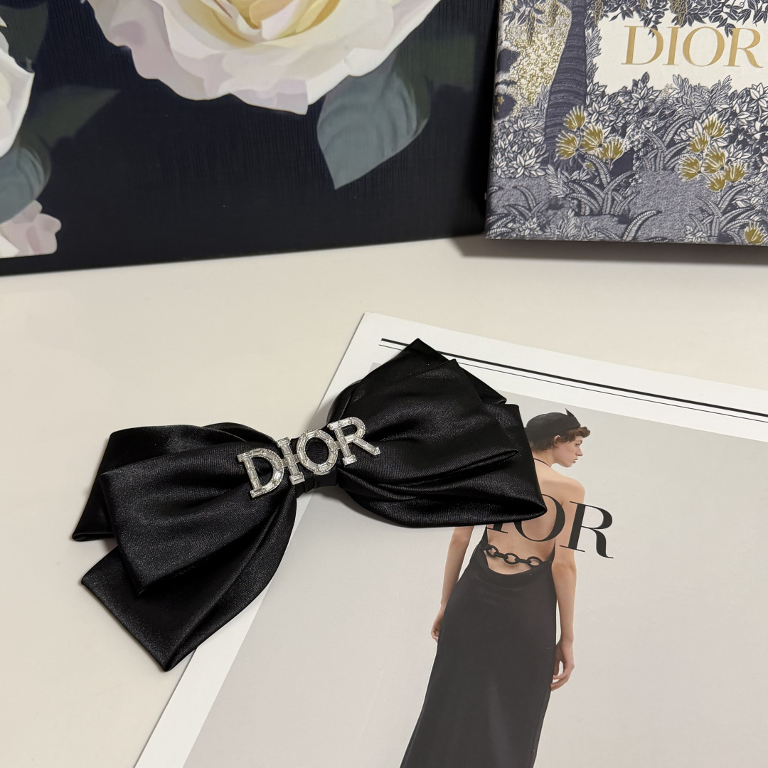 配专柜包装DIOR（迪奥）最新蝴蝶结中古五金水钻发夹#信我！人手必备的单品 这件必须买洋气神仙颜值💕💫小