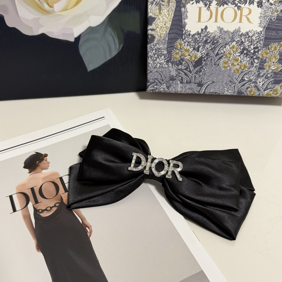 配专柜包装DIOR（迪奥）最新蝴蝶结中古五金水钻发夹#信我！人手必备的单品 这件必须买洋气神仙颜值💕💫小