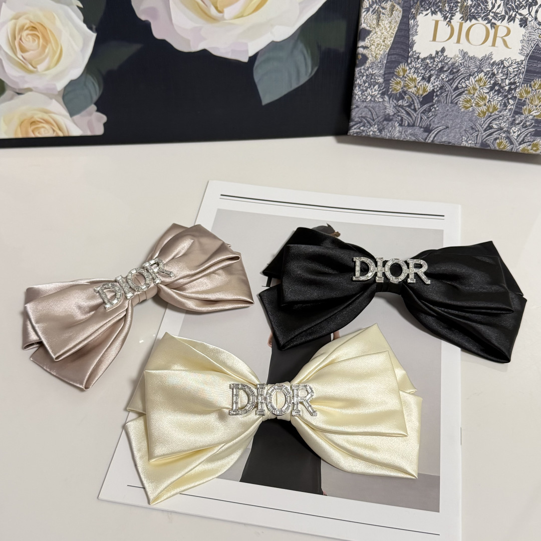 配专柜包装DIOR（迪奥）最新蝴蝶结中古五金水钻发夹#信我！人手必备的单品 这件必须买洋气神仙颜值💕💫小