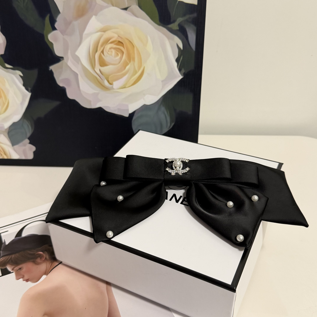 配专柜包装Chanel（香奈儿）最新蝴蝶结中古珍珠发夹#信我！人手必备的单品 这件必须买洋气神仙颜值💕💫