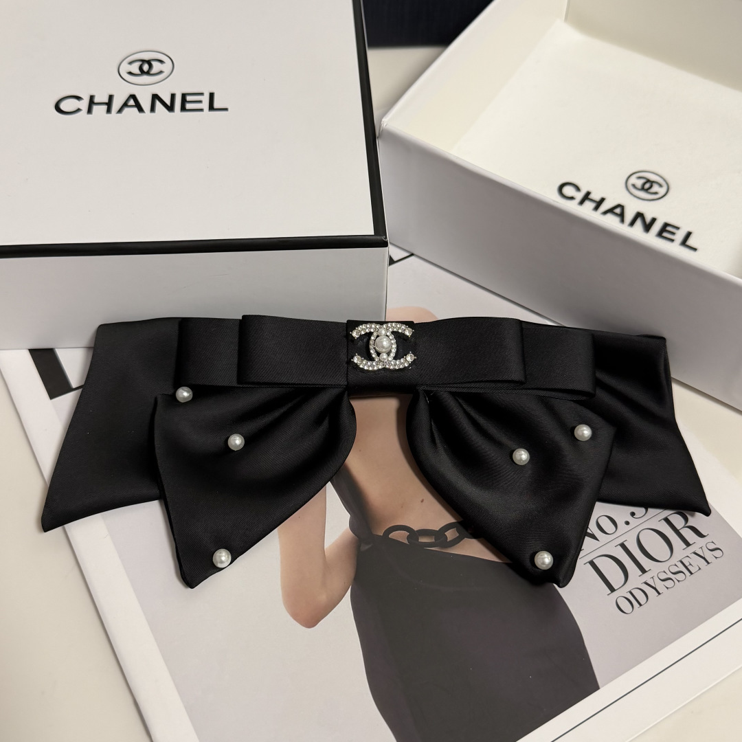 配专柜包装Chanel（香奈儿）最新蝴蝶结中古珍珠发夹#信我！人手必备的单品 这件必须买洋气神仙颜值💕💫