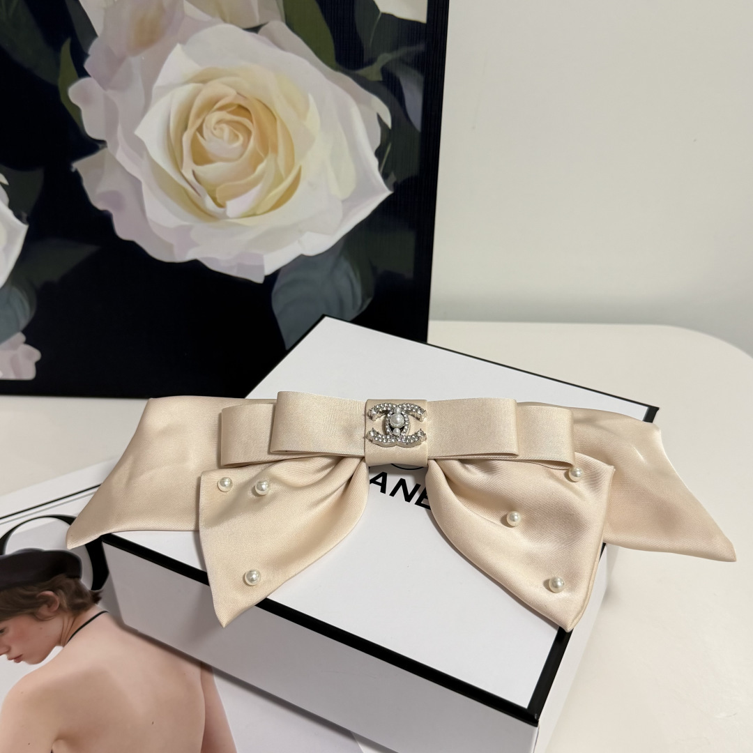 配专柜包装Chanel（香奈儿）最新蝴蝶结中古珍珠发夹#信我！人手必备的单品 这件必须买洋气神仙颜值💕💫