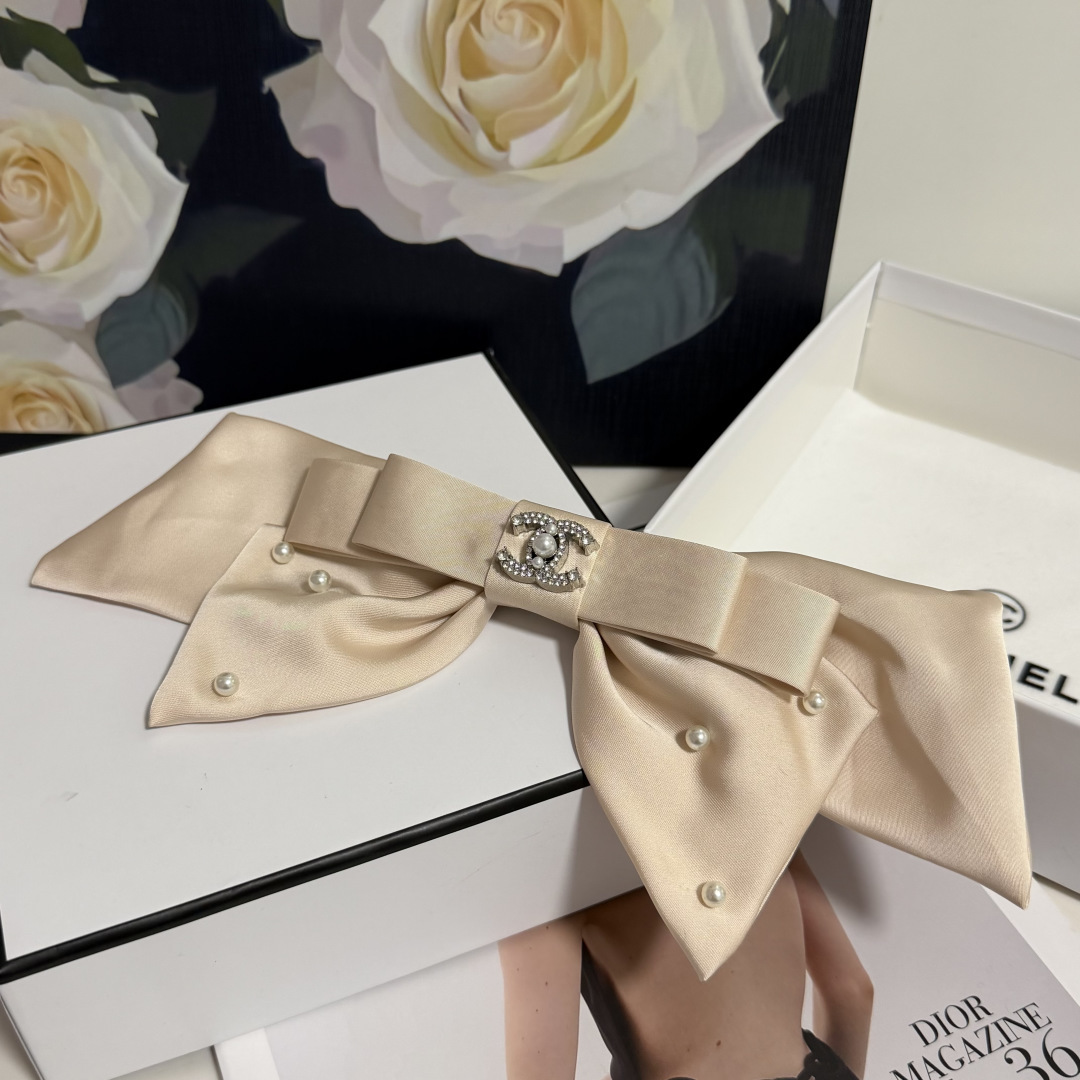 配专柜包装Chanel（香奈儿）最新蝴蝶结中古珍珠发夹#信我！人手必备的单品 这件必须买洋气神仙颜值💕💫