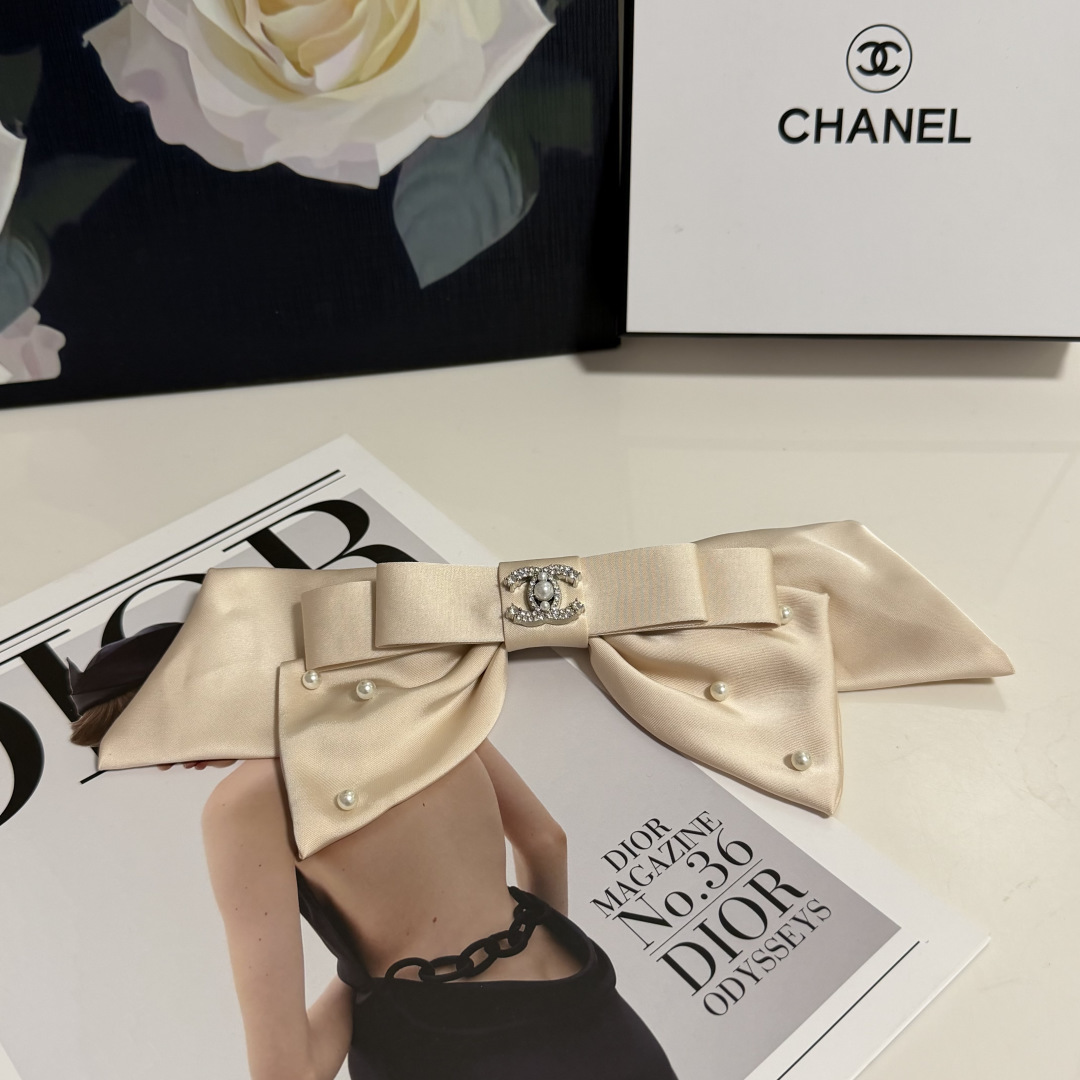 配专柜包装Chanel（香奈儿）最新蝴蝶结中古珍珠发夹#信我！人手必备的单品 这件必须买洋气神仙颜值💕💫