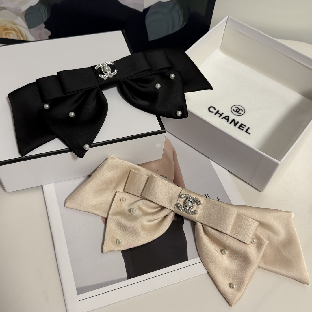 配专柜包装Chanel（香奈儿）最新蝴蝶结中古珍珠发夹#信我！人手必备的单品 这件必须买洋气神仙颜值💕💫