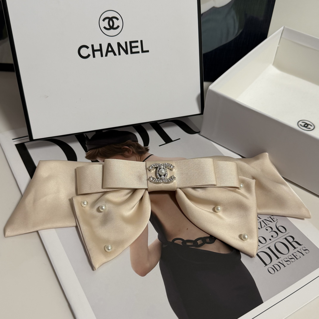 配专柜包装Chanel（香奈儿）最新蝴蝶结中古珍珠发夹#信我！人手必备的单品 这件必须买洋气神仙颜值💕💫