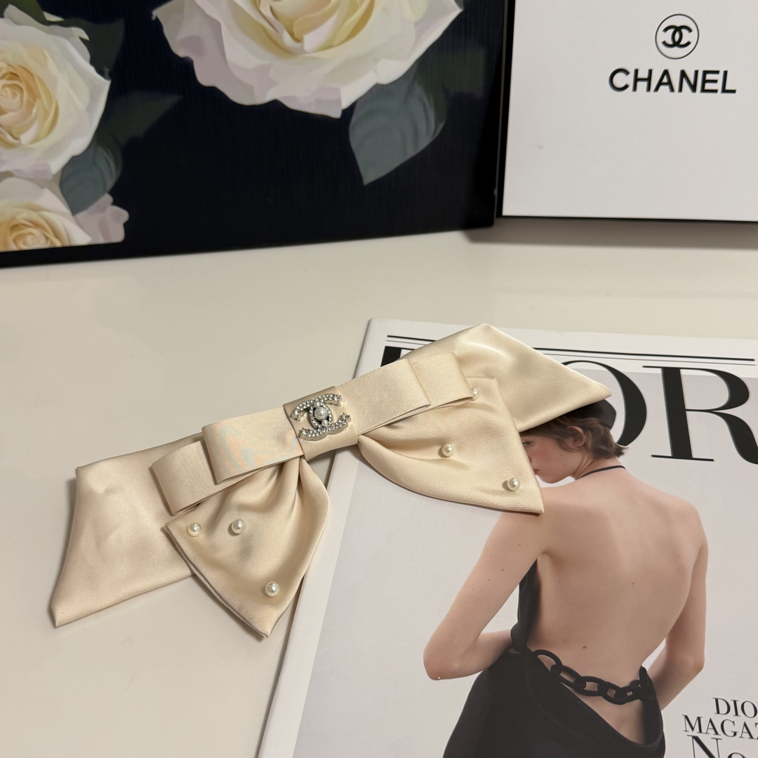 配专柜包装Chanel（香奈儿）最新蝴蝶结中古珍珠发夹#信我！人手必备的单品 这件必须买洋气神仙颜值💕💫