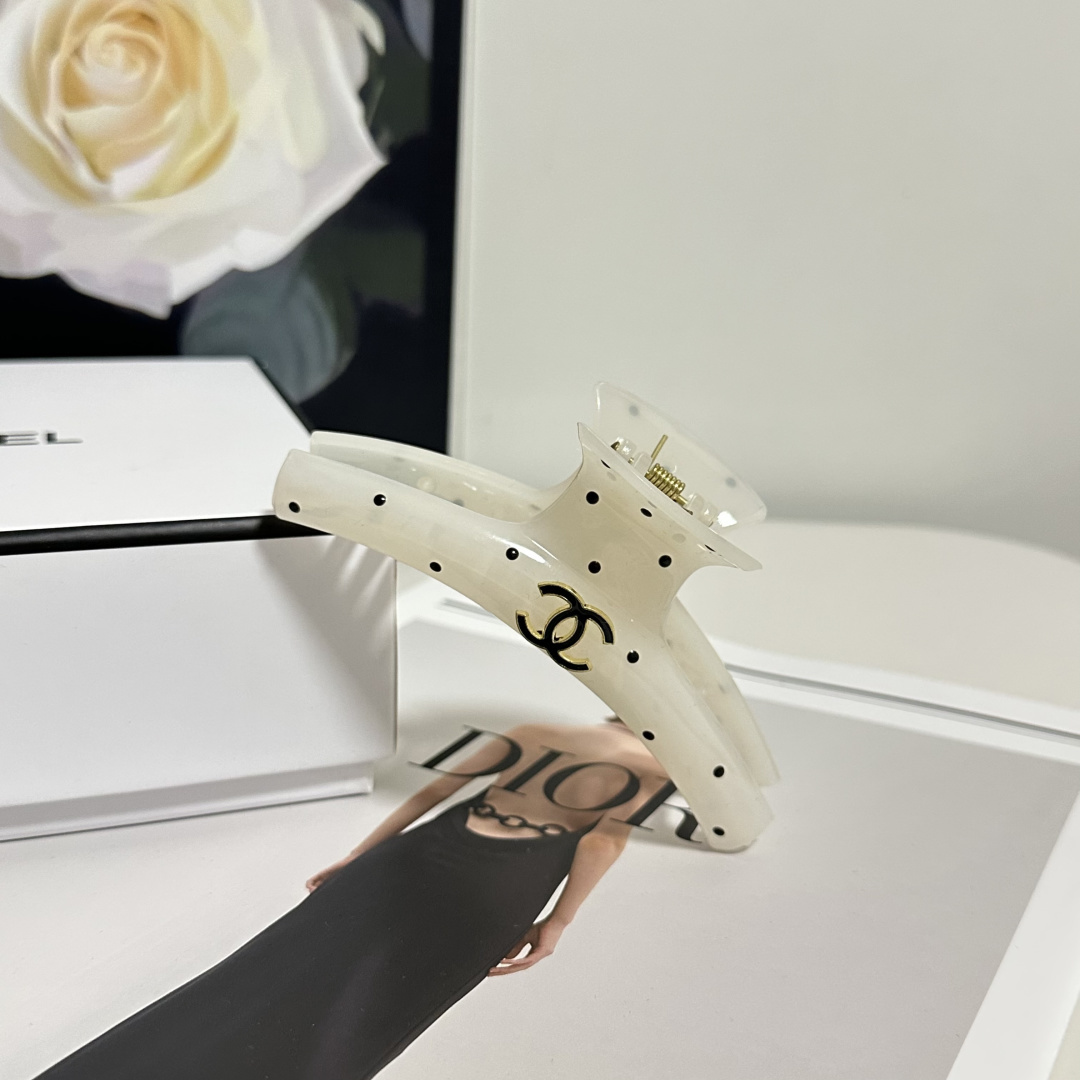 配专柜包装 Chanel（香奈儿）最新爆款来啦✨💫中古vintage复古抓夹优雅的girl值得入手 非常