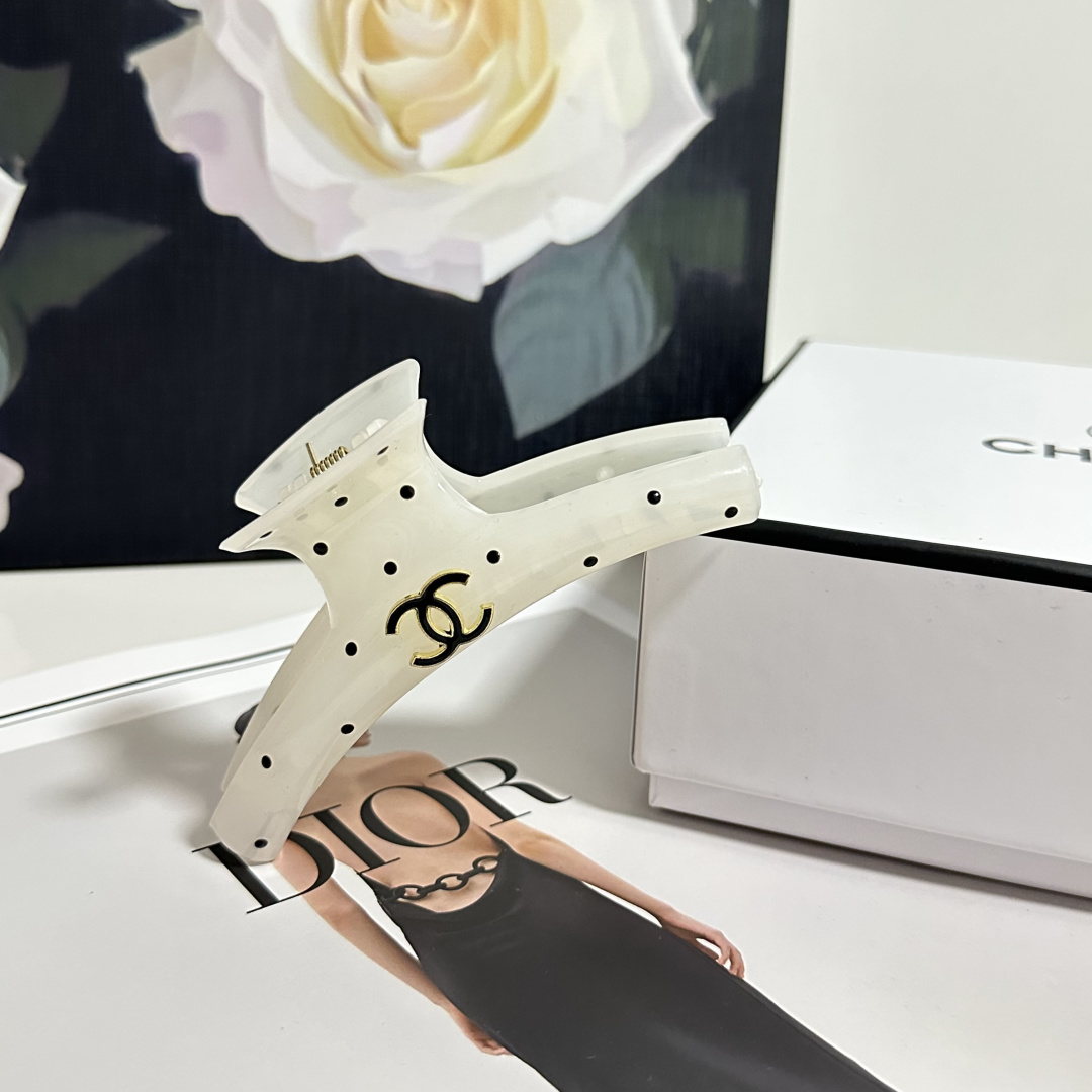 配专柜包装 Chanel（香奈儿）最新爆款来啦✨💫中古vintage复古抓夹优雅的girl值得入手 非常