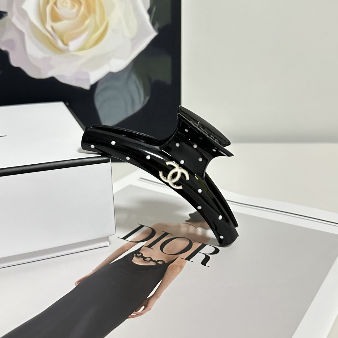 配专柜包装 Chanel（香奈儿）最新爆款来啦✨💫中古vintage复古抓夹优雅的girl值得入手 非常