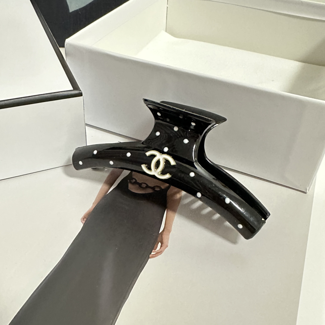 配专柜包装 Chanel（香奈儿）最新爆款来啦✨💫中古vintage复古抓夹优雅的girl值得入手 非常