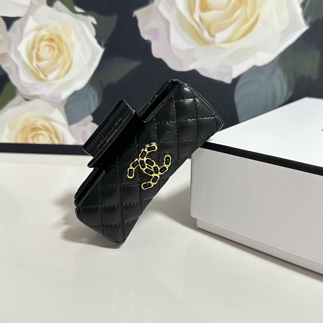 配专柜包装 Chanel（香奈儿）最新爆款来啦✨💫中古vintage复古老花抓夹优雅的girl值得入手 