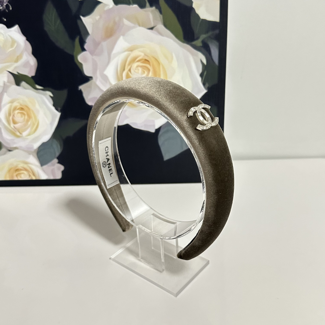 配专柜包装Chanel（香奈儿）最新丝绒发箍小仙女快入手特殊材质 不嘞头可盐可甜～