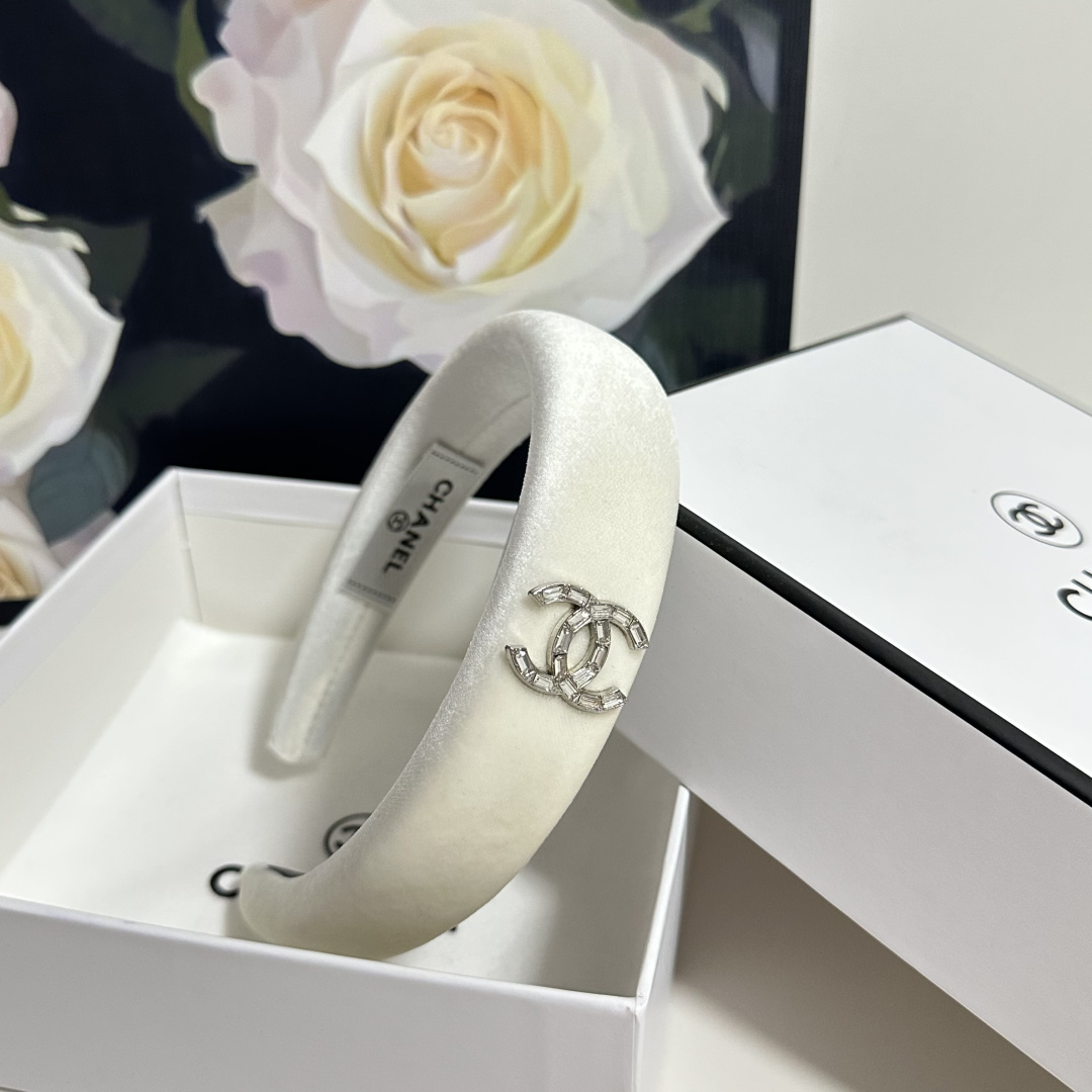配专柜包装Chanel（香奈儿）最新丝绒发箍小仙女快入手特殊材质 不嘞头可盐可甜～