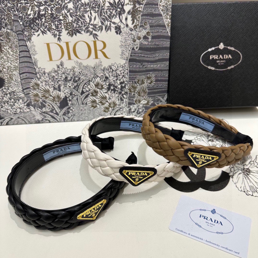配专柜包装Prada（普拉达）最新发箍小仙女快入手特殊材质 不嘞头可盐可甜～