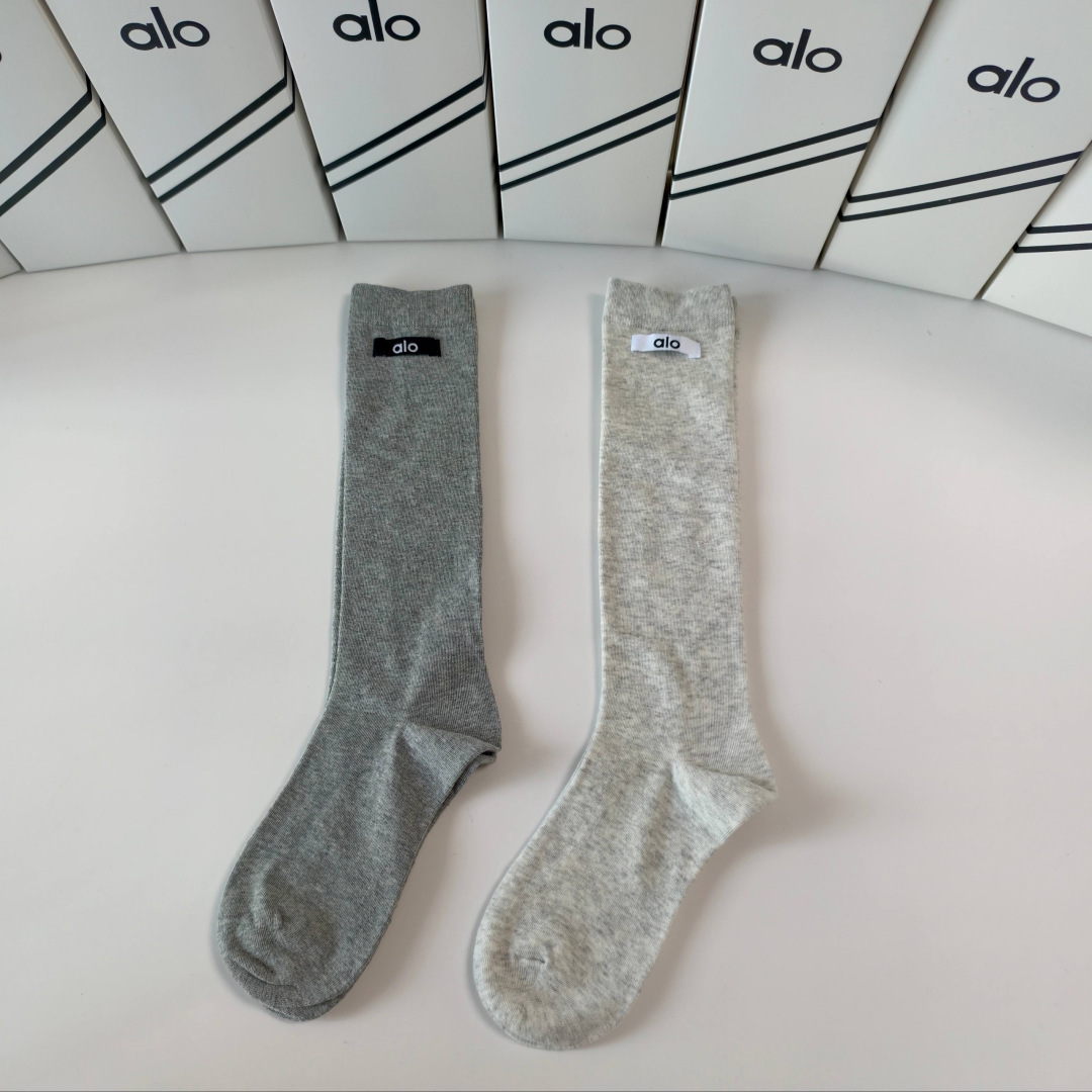 💛配包装ALO 爆款出货 新款轻奢小腿袜堆堆袜袜子🧦！一盒两双（颜色任选）专柜同步筒袜袜子，💛大牌出街，