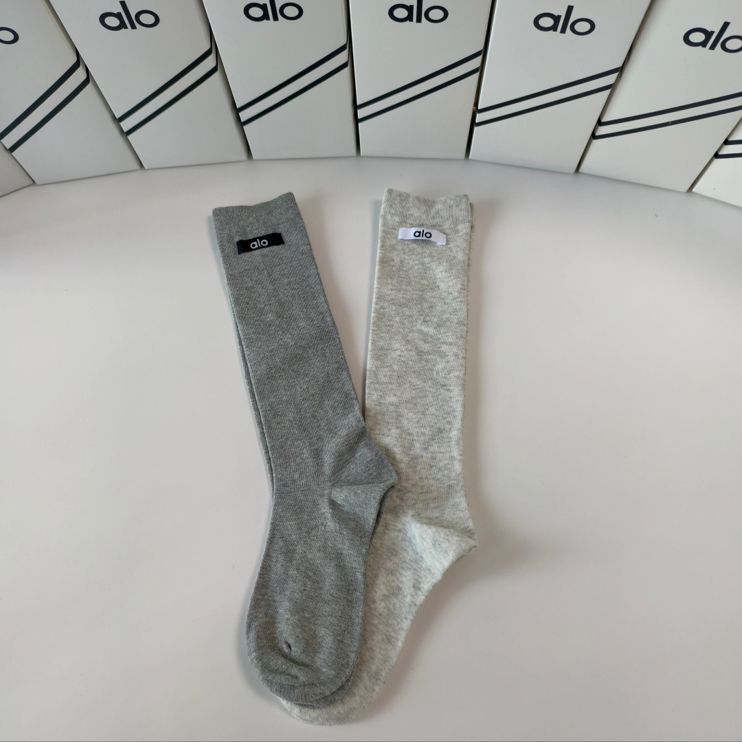 💛配包装ALO 爆款出货 新款轻奢小腿袜堆堆袜袜子🧦！一盒两双（颜色任选）专柜同步筒袜袜子，💛大牌出街，