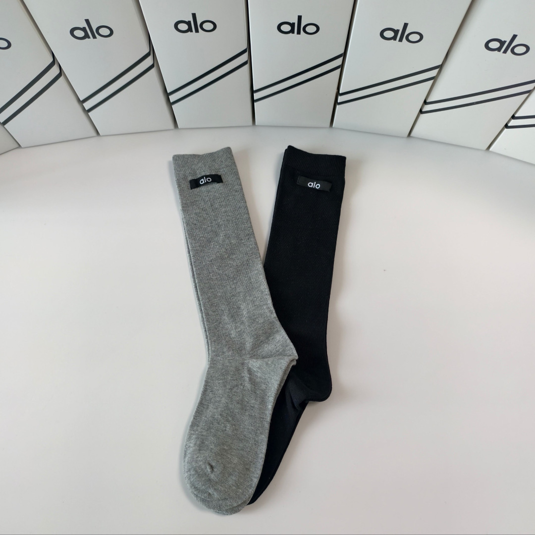 💛配包装ALO 爆款出货 新款轻奢小腿袜堆堆袜袜子🧦！一盒两双（颜色任选）专柜同步筒袜袜子，💛大牌出街，