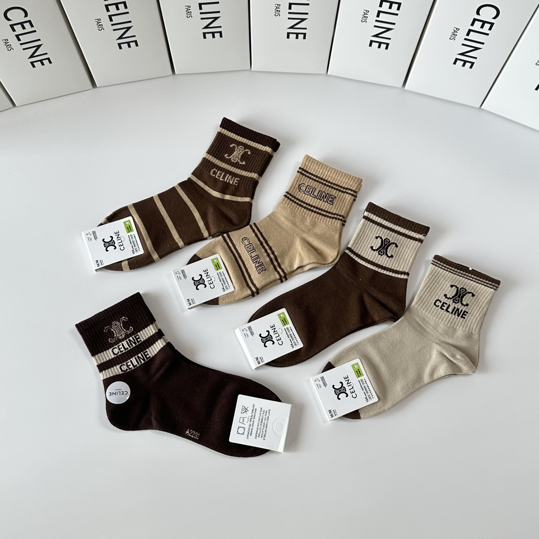 💛配专柜包装Celine（赛琳）新款中长款堆堆袜袜子！一盒五双，专柜同步筒袜袜子，大牌出街，潮人必备🔥超