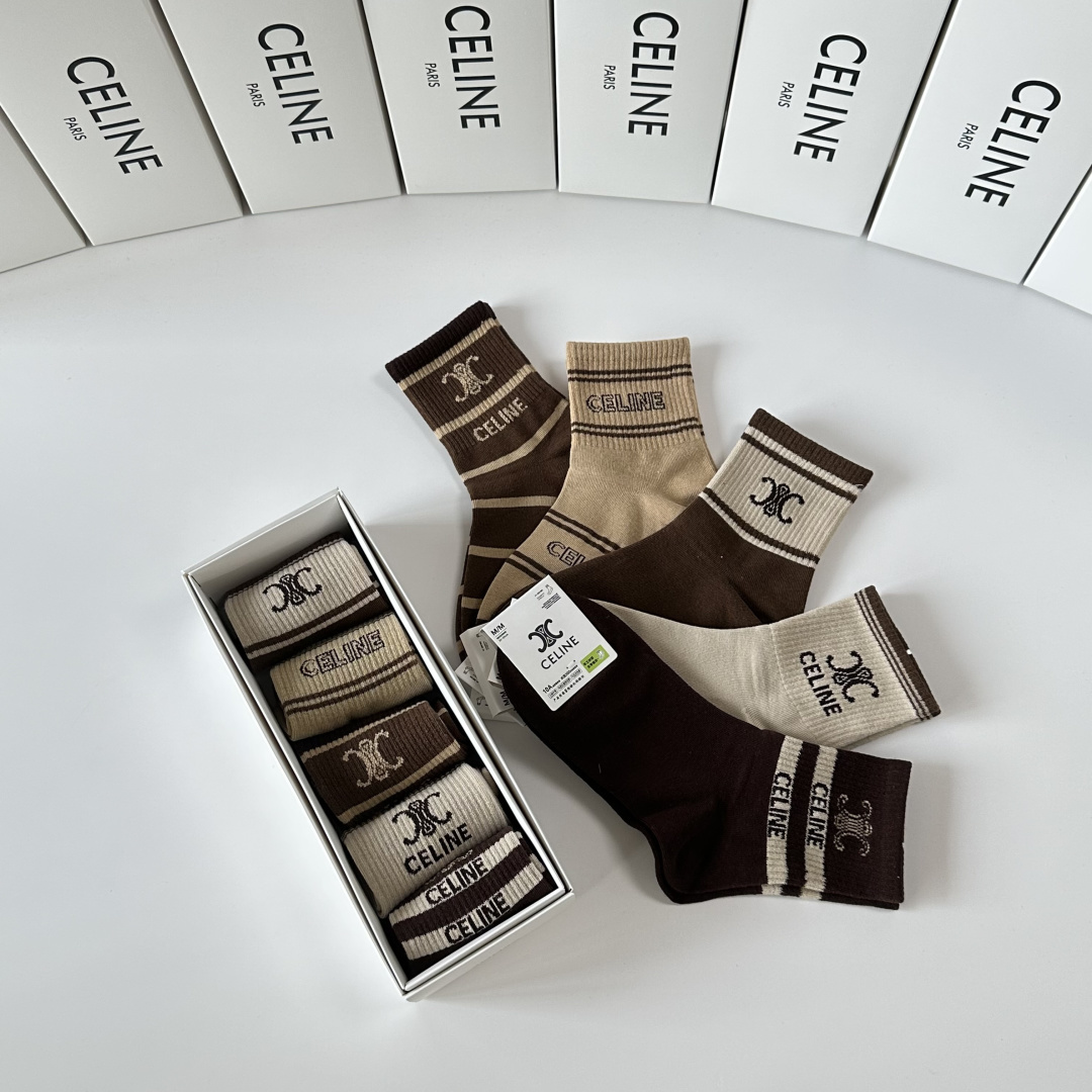 💛配专柜包装Celine（赛琳）新款中长款堆堆袜袜子！一盒五双，专柜同步筒袜袜子，大牌出街，潮人必备🔥超