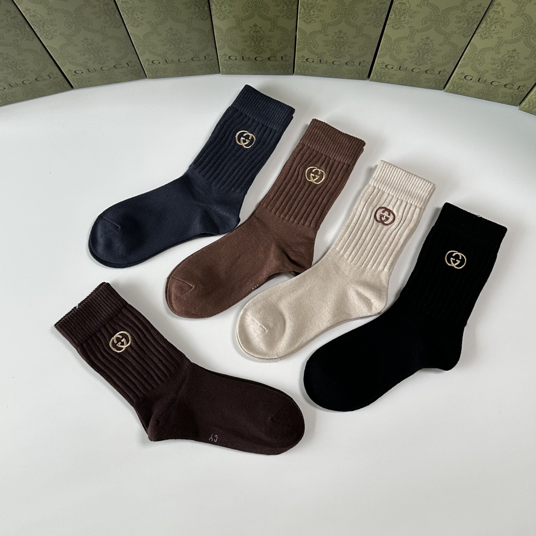💛配专柜包装Gucci（古驰）新款羊绒中长款堆堆袜袜子！一盒五双，专柜同步筒袜袜子，💛大牌出街，潮人必备