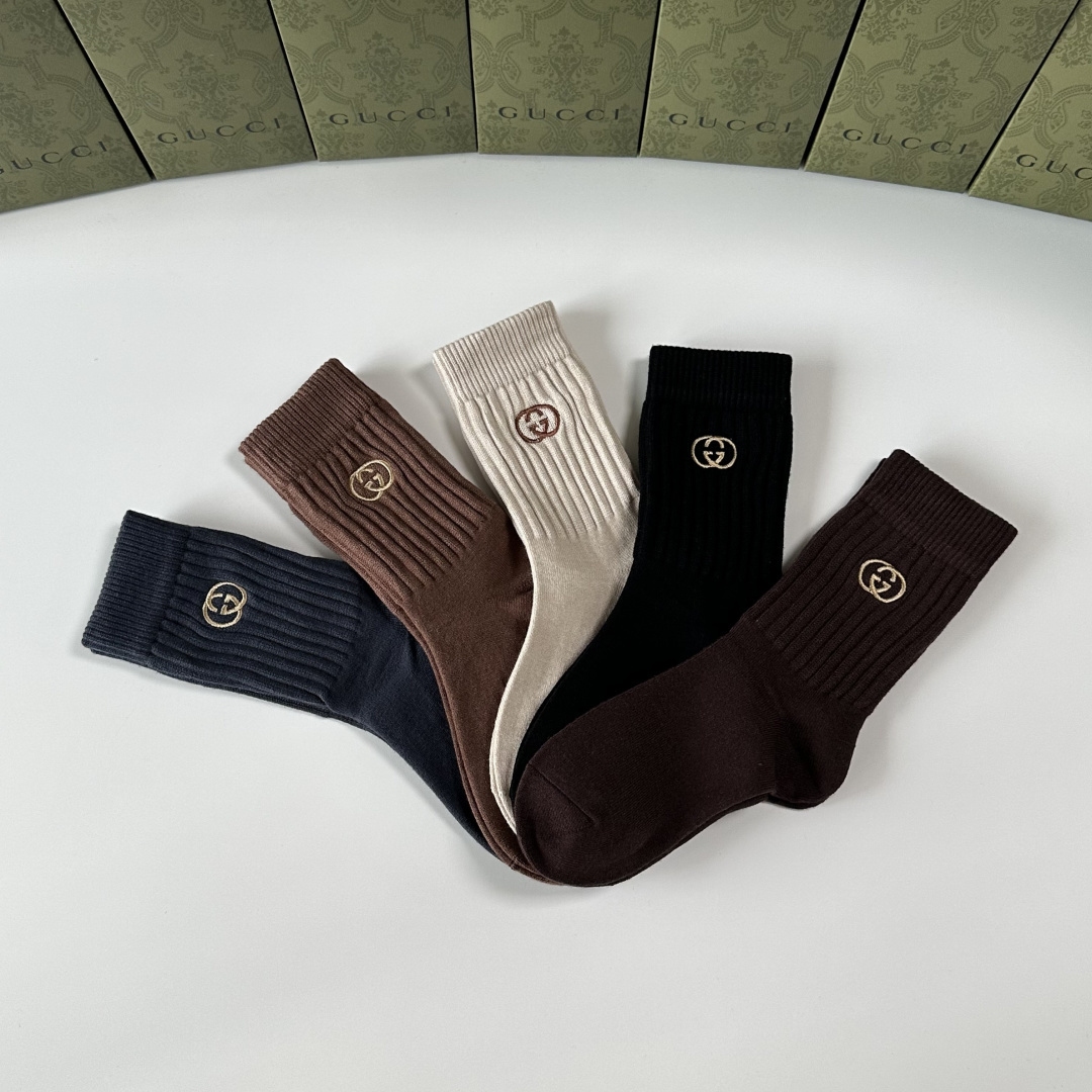 💛配专柜包装Gucci（古驰）新款羊绒中长款堆堆袜袜子！一盒五双，专柜同步筒袜袜子，💛大牌出街，潮人必备