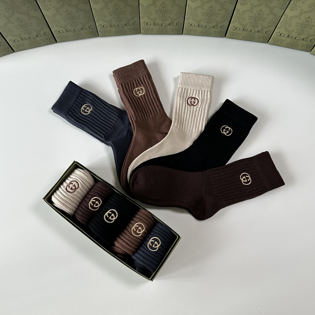 💛配专柜包装Gucci（古驰）新款羊绒中长款堆堆袜袜子！一盒五双，专柜同步筒袜袜子，💛大牌出街，潮人必备