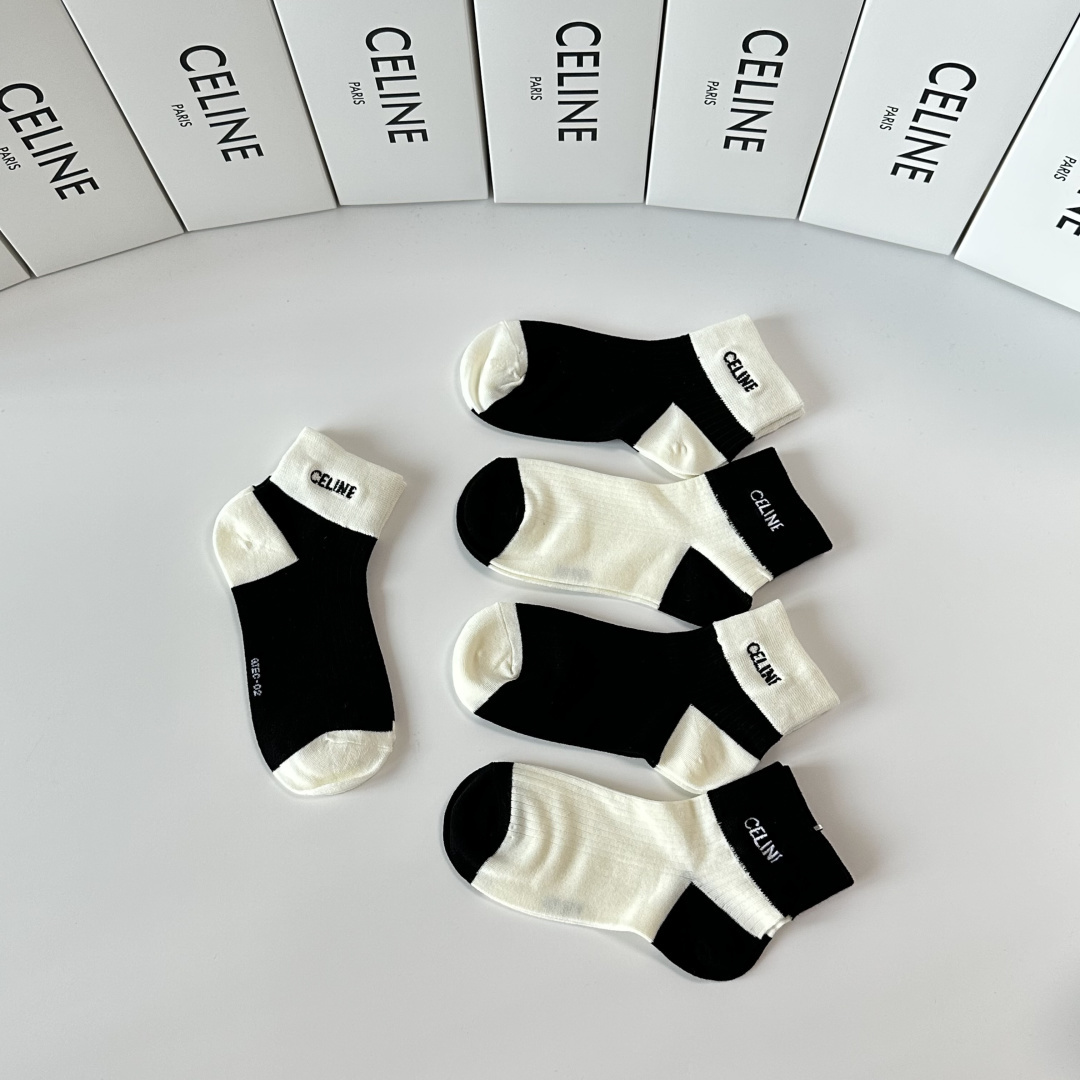 💛配专柜包装Celine（赛琳）新款中短款堆堆袜袜子！一盒五双，专柜同步筒袜袜子，💛大牌出街，潮人必备🔥