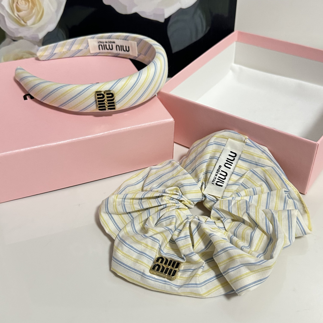 （两件套）配专柜包装 MiuMiu（缪缪）最新爆款来啦✨💫格子两件套发箍➕发圈优雅的girl值得入手 非