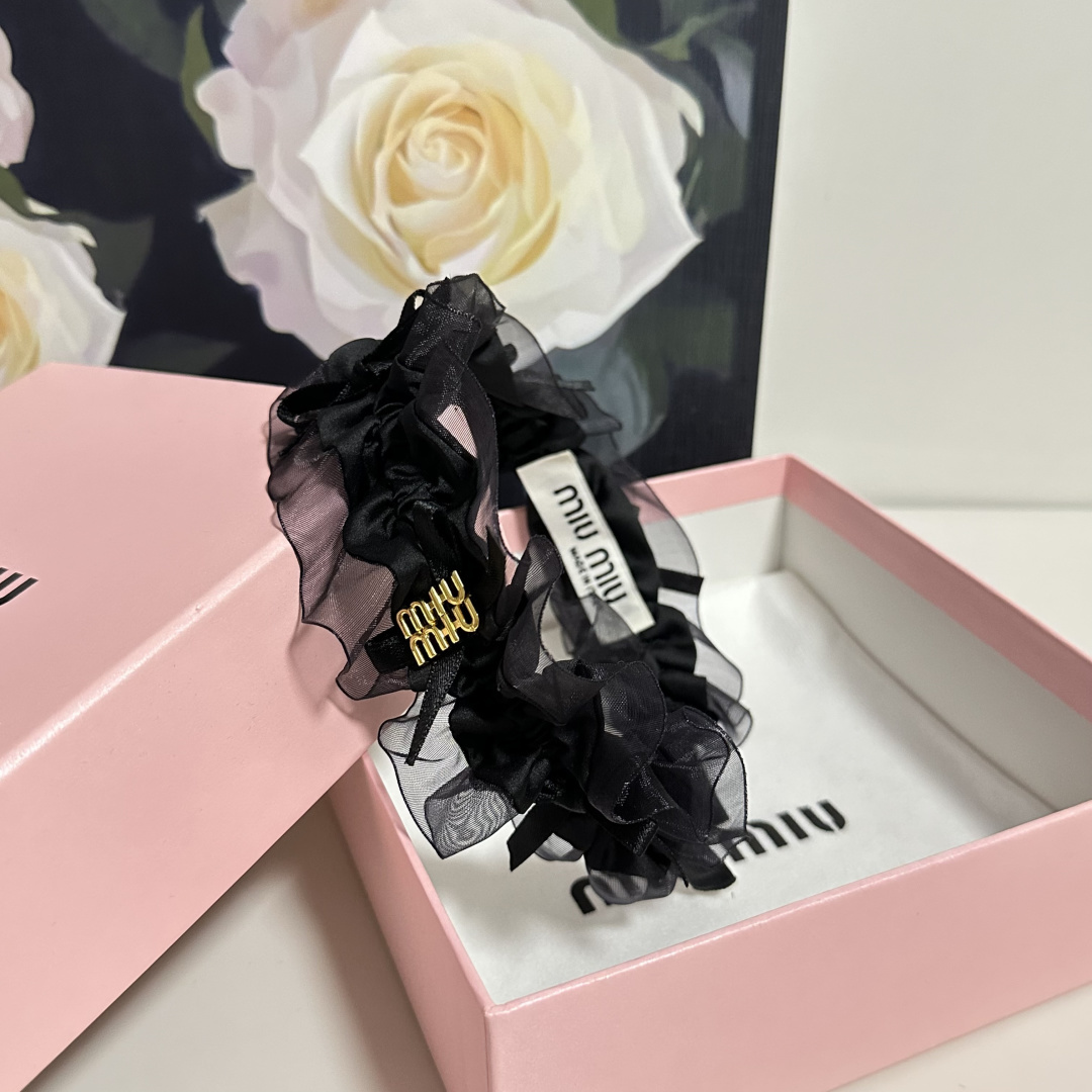 配专柜包装MiuMiu（缪缪）最新发箍小仙女快入手特殊材质 不嘞头可盐可甜～