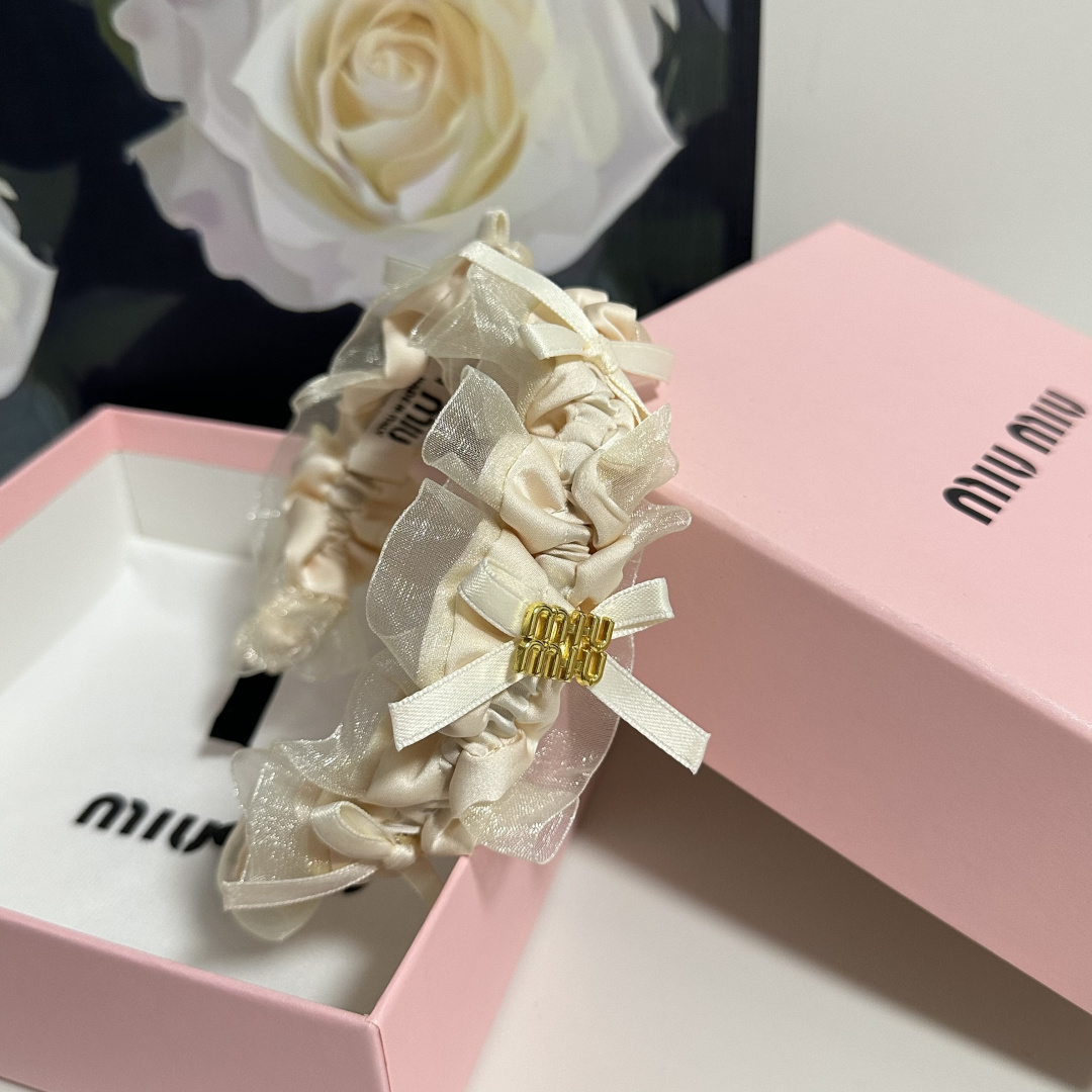 配专柜包装MiuMiu（缪缪）最新发箍小仙女快入手特殊材质 不嘞头可盐可甜～