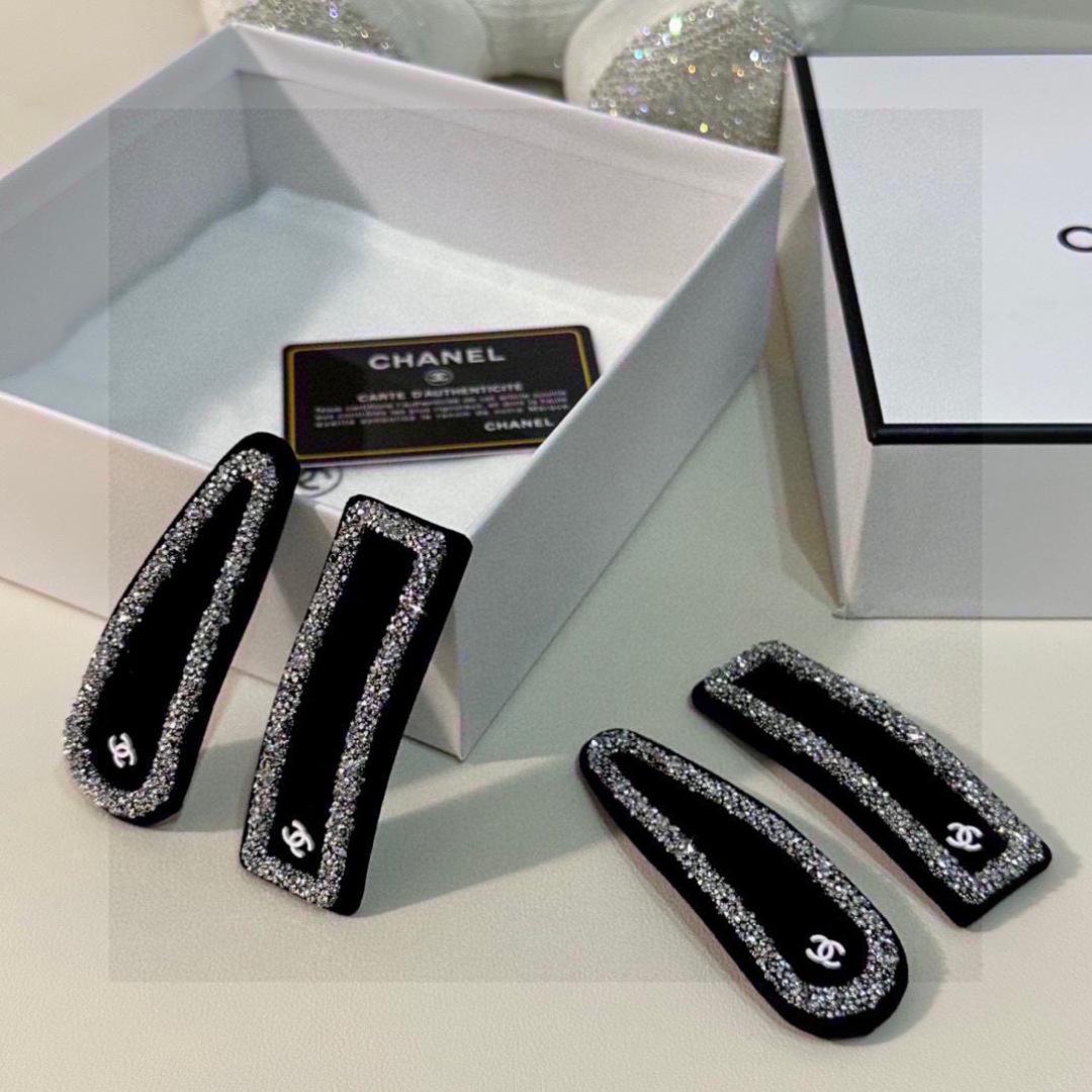 （两件套） 配全套包装CHANEL（香奈儿）今年最好卖的新款Vintage中古复古发夹超仙的一对 时髦精