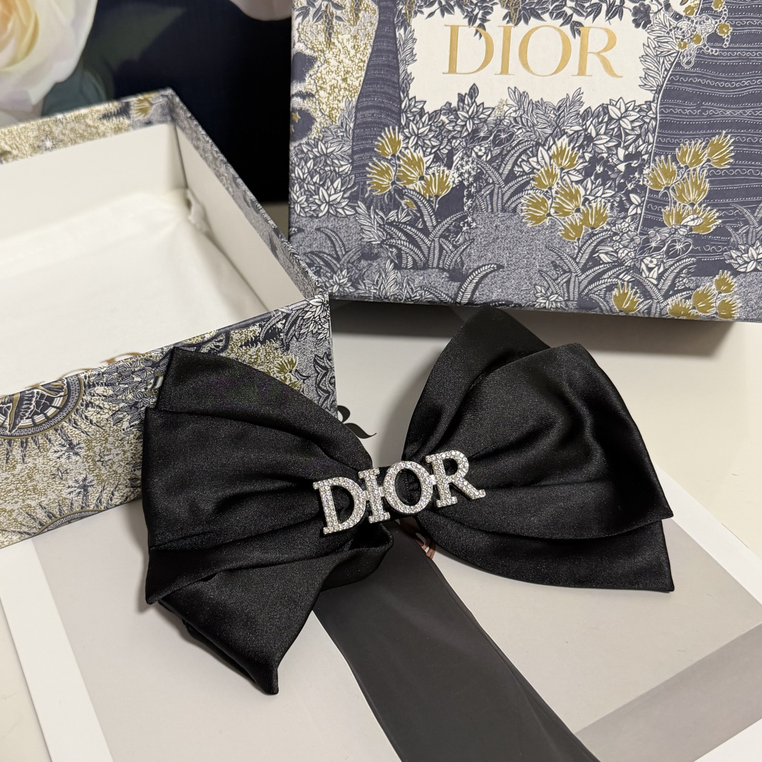 配专柜包装DIOR（迪奥）最新蝴蝶结中古五金水钻发夹#信我！人手必备的单品 这件必须买洋气神仙颜值💕💫小