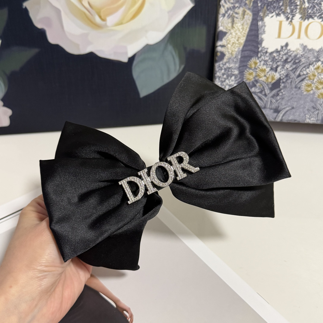 配专柜包装DIOR（迪奥）最新蝴蝶结中古五金水钻发夹#信我！人手必备的单品 这件必须买洋气神仙颜值💕💫小