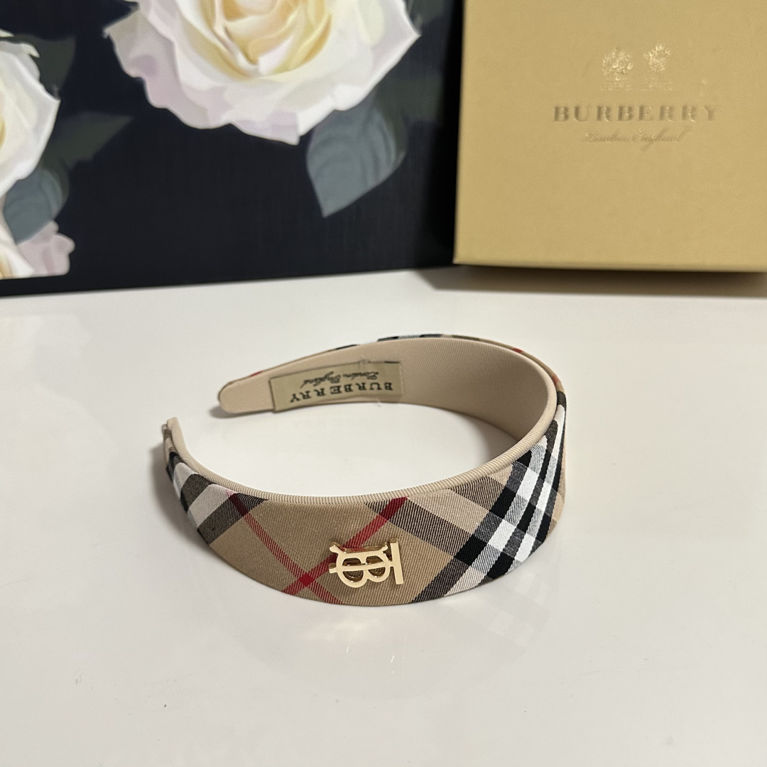配专柜包装Burberry （巴宝莉）最新发箍小仙女快入手特殊材质 不嘞头可盐可甜～