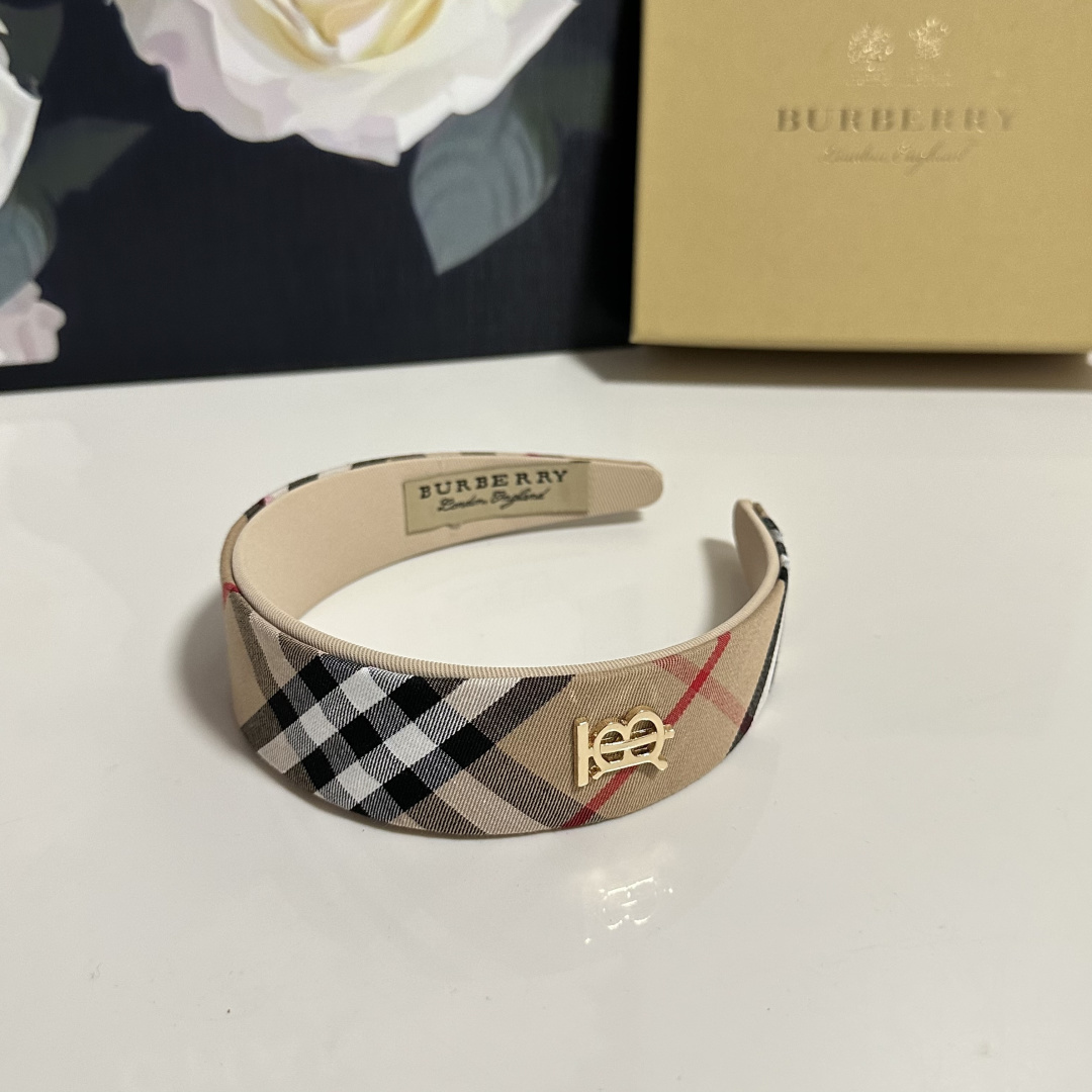 配专柜包装Burberry （巴宝莉）最新发箍小仙女快入手特殊材质 不嘞头可盐可甜～