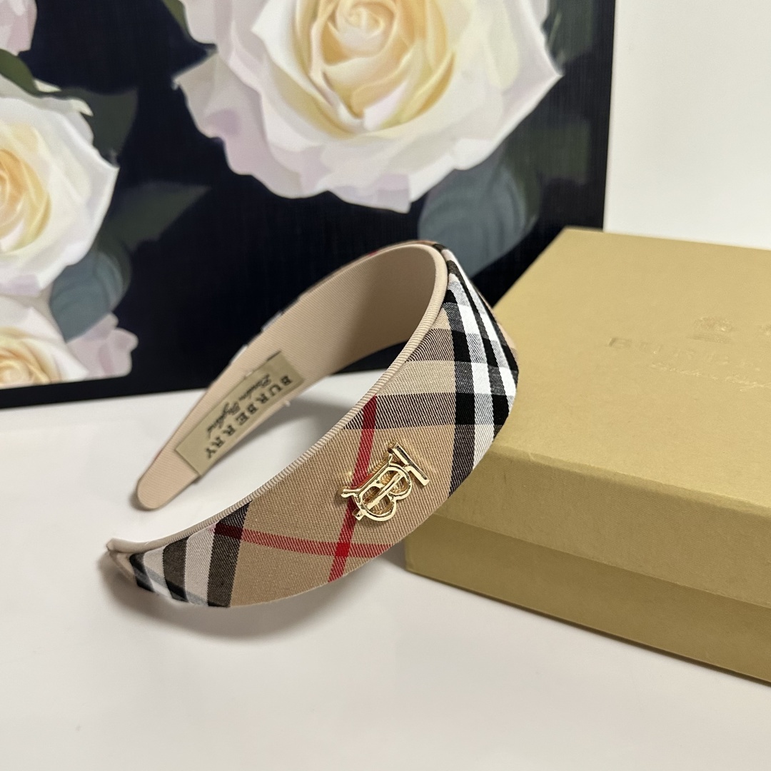 配专柜包装Burberry （巴宝莉）最新发箍小仙女快入手特殊材质 不嘞头可盐可甜～