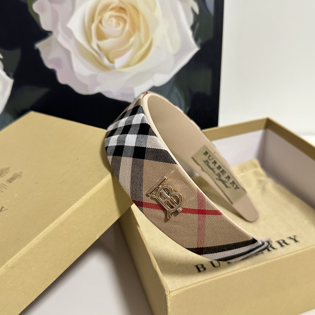 配专柜包装Burberry （巴宝莉）最新发箍小仙女快入手特殊材质 不嘞头可盐可甜～