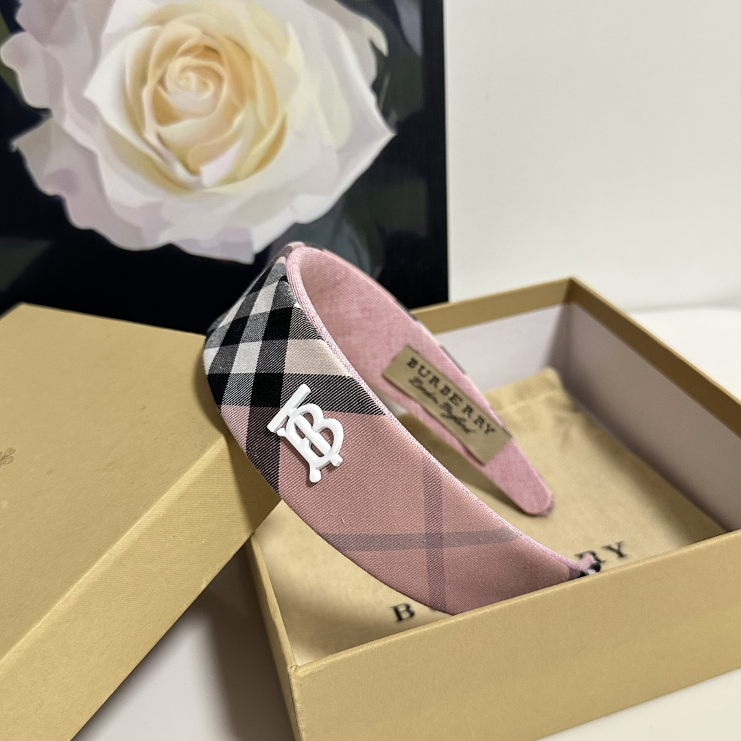 配专柜包装Burberry （巴宝莉）最新发箍小仙女快入手特殊材质 不嘞头可盐可甜～