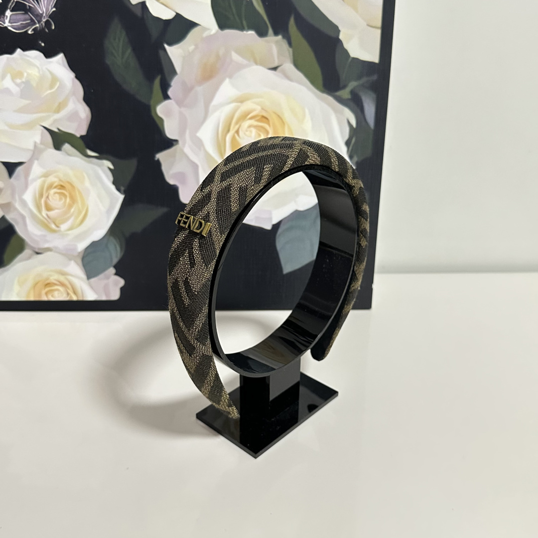 配专柜包装FENDI（芬迪）最新FF发箍小仙女快入手特殊材质 不嘞头可盐可甜