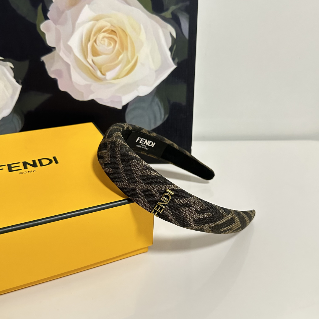 配专柜包装FENDI（芬迪）最新FF发箍小仙女快入手特殊材质 不嘞头可盐可甜