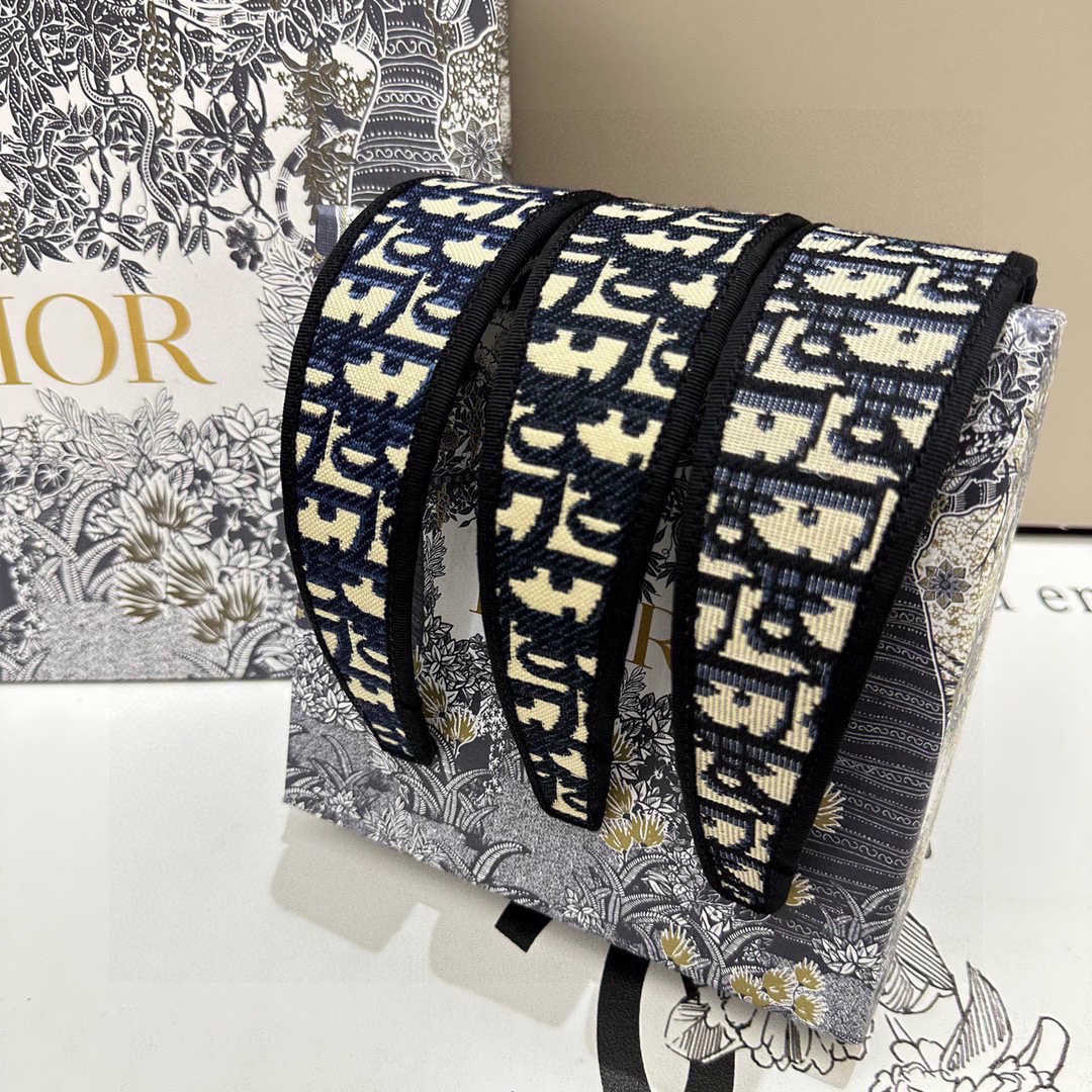 爆款来袭🔥 配包装 专柜1比1 材质# DIOR（迪奥）最新爆款，所见即所得，新款弹力质感手感都非常好 